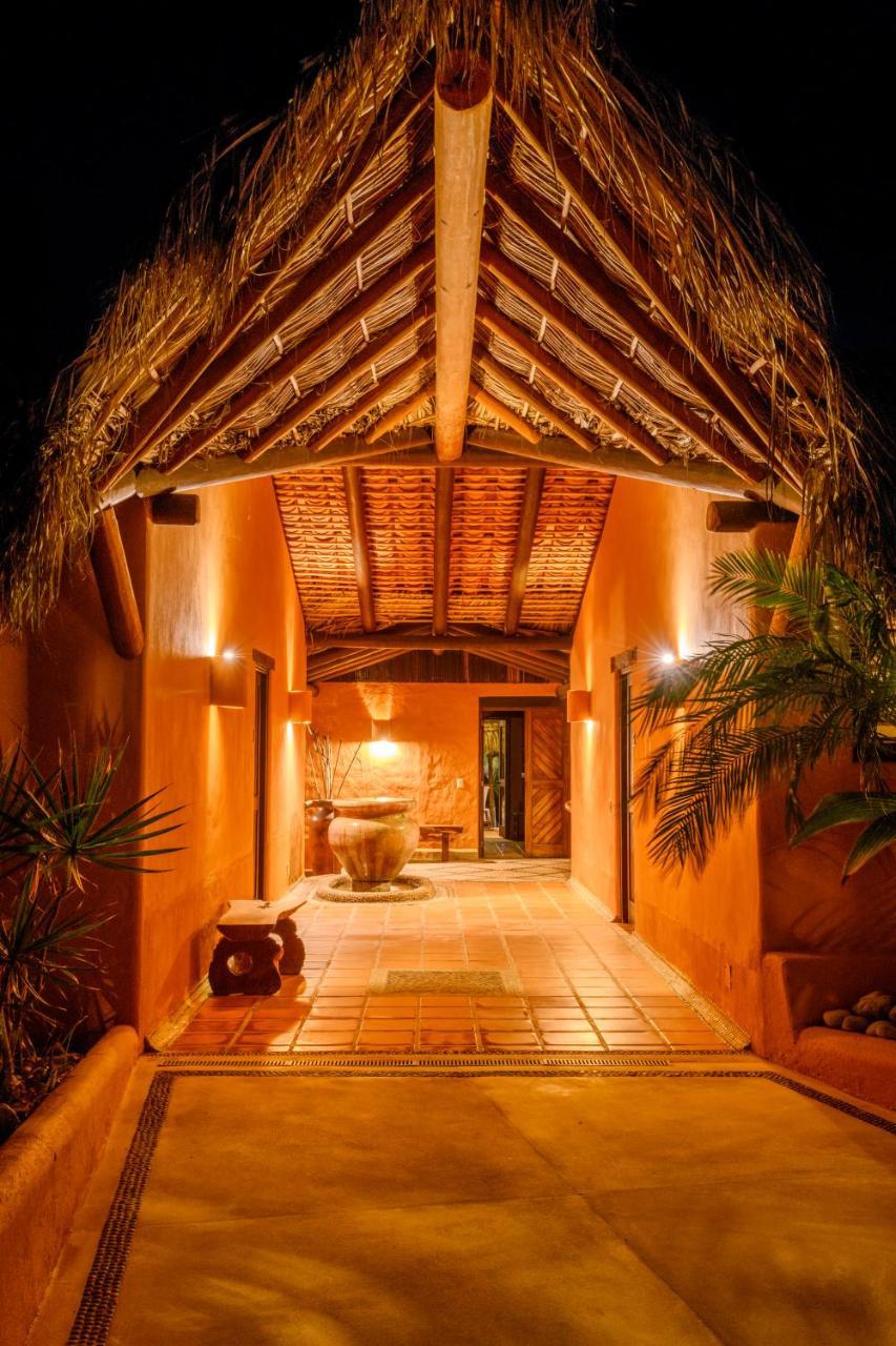 Puerta Paraiso Hotel Boutique シワタネホ エクステリア 写真